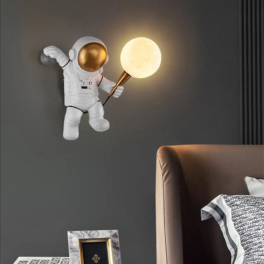 Astronaut moon wall lamp